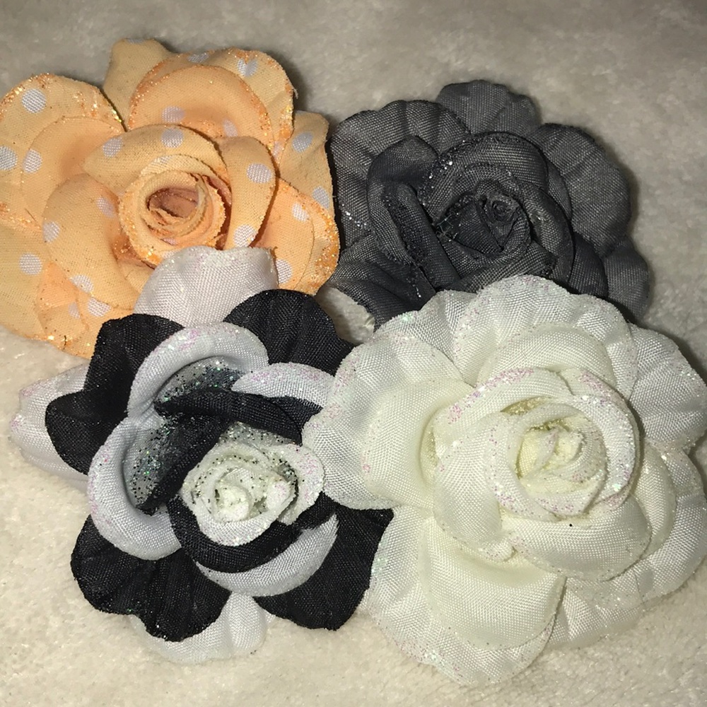 4 Small Hair Clips Bundle